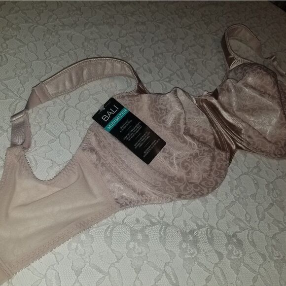 BALI satin tracings minimizer underwire bra style 3562 NWT - Picture 6 of 10